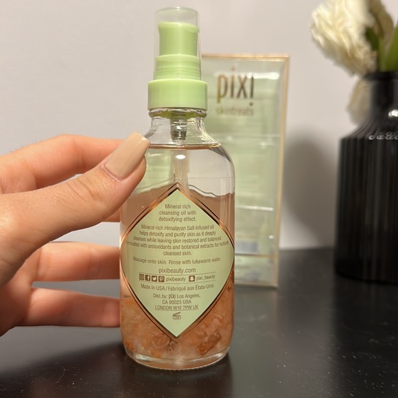 PIXI skintreats pink salt cleansing oil 118 ml. - Picture 4 of 8